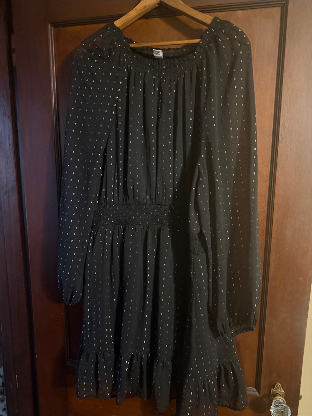 Women’s Black Long-Sleeve Smocked Waist Dress with Subtle Dot Print